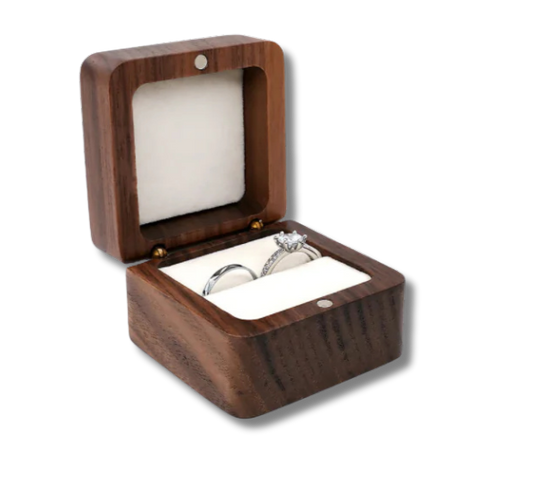 Wooden jewelry box with solid wood design for rings